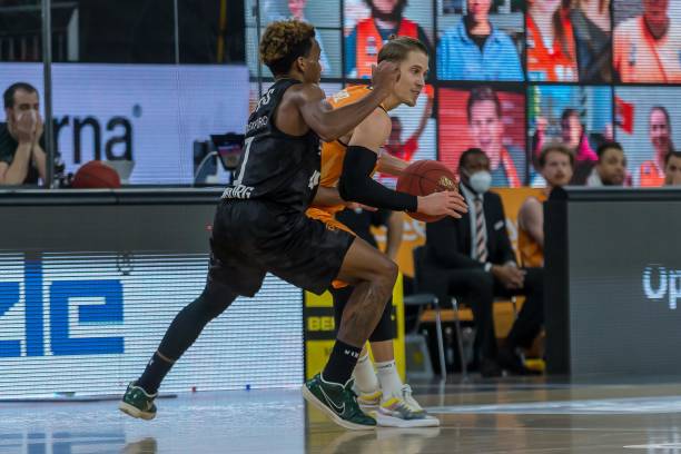 是赛场上的 是赛场上的